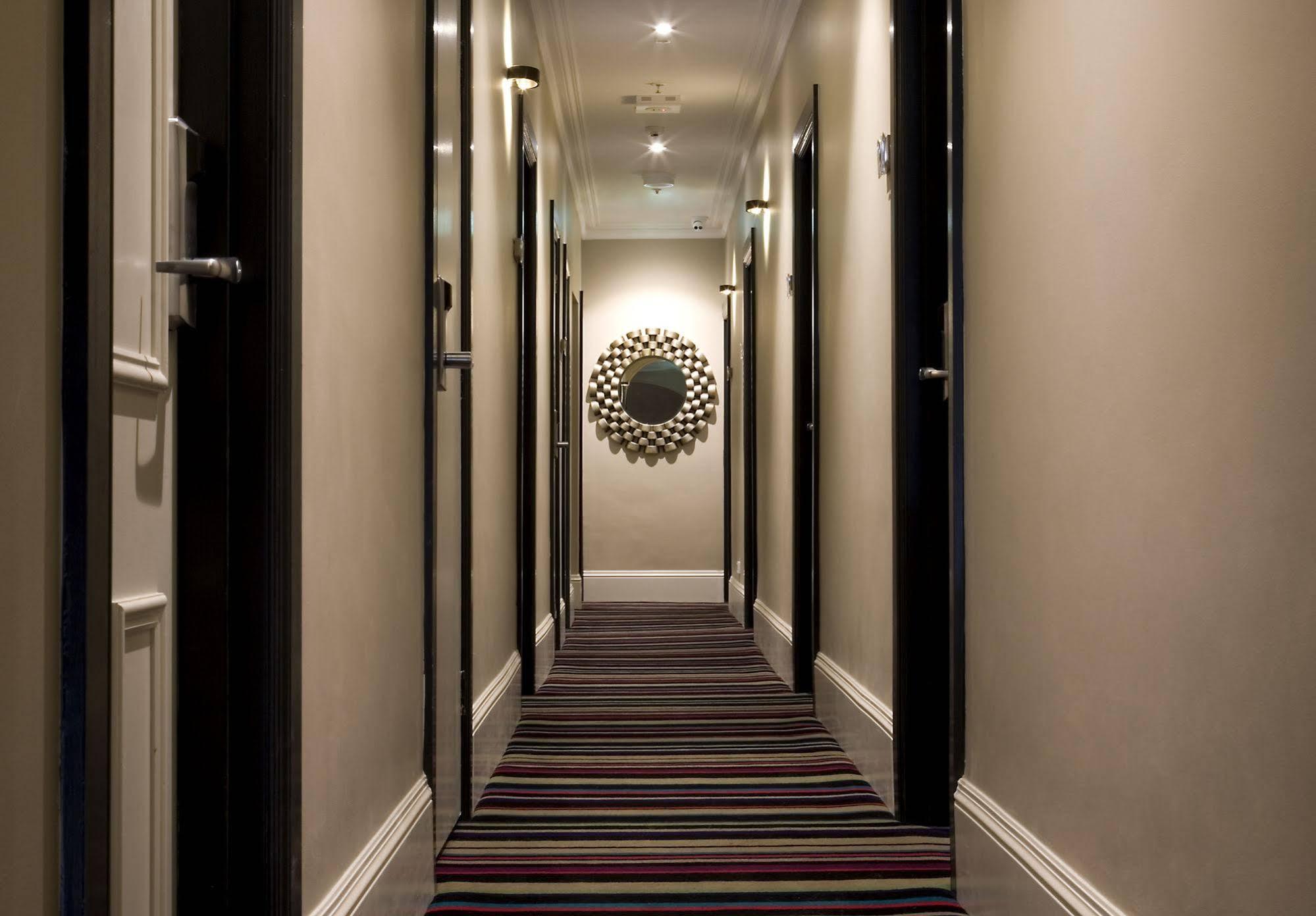 Hotel Challis Potts Point Сидни Екстериор снимка