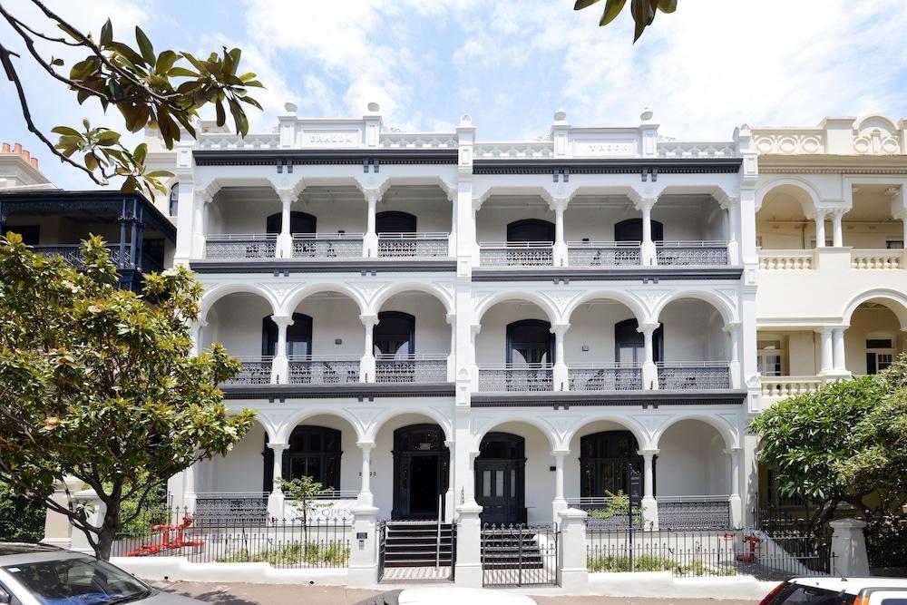 Hotel Challis Potts Point Сидни Екстериор снимка